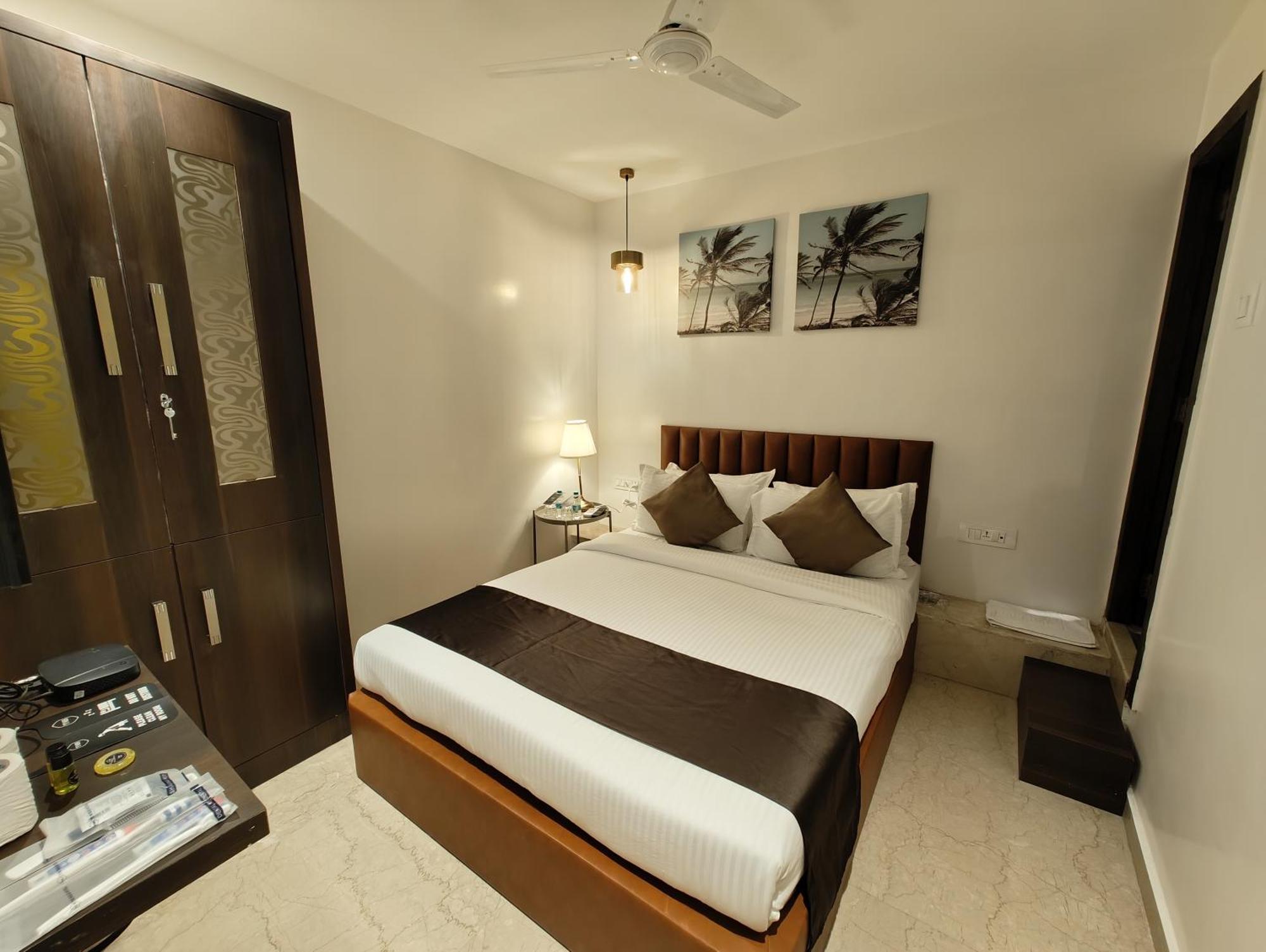 The Majlis Hotel - Colaba Bombay Esterno foto