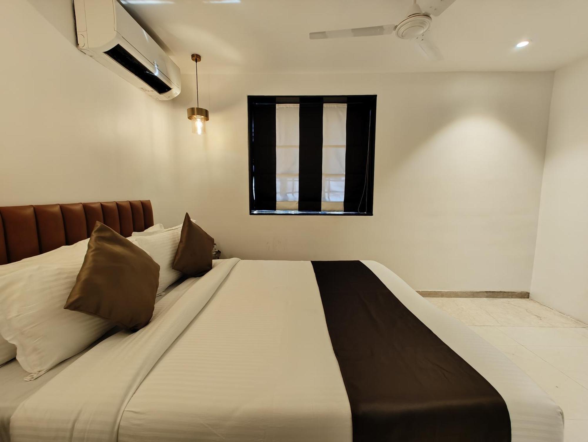 The Majlis Hotel - Colaba Bombay Esterno foto