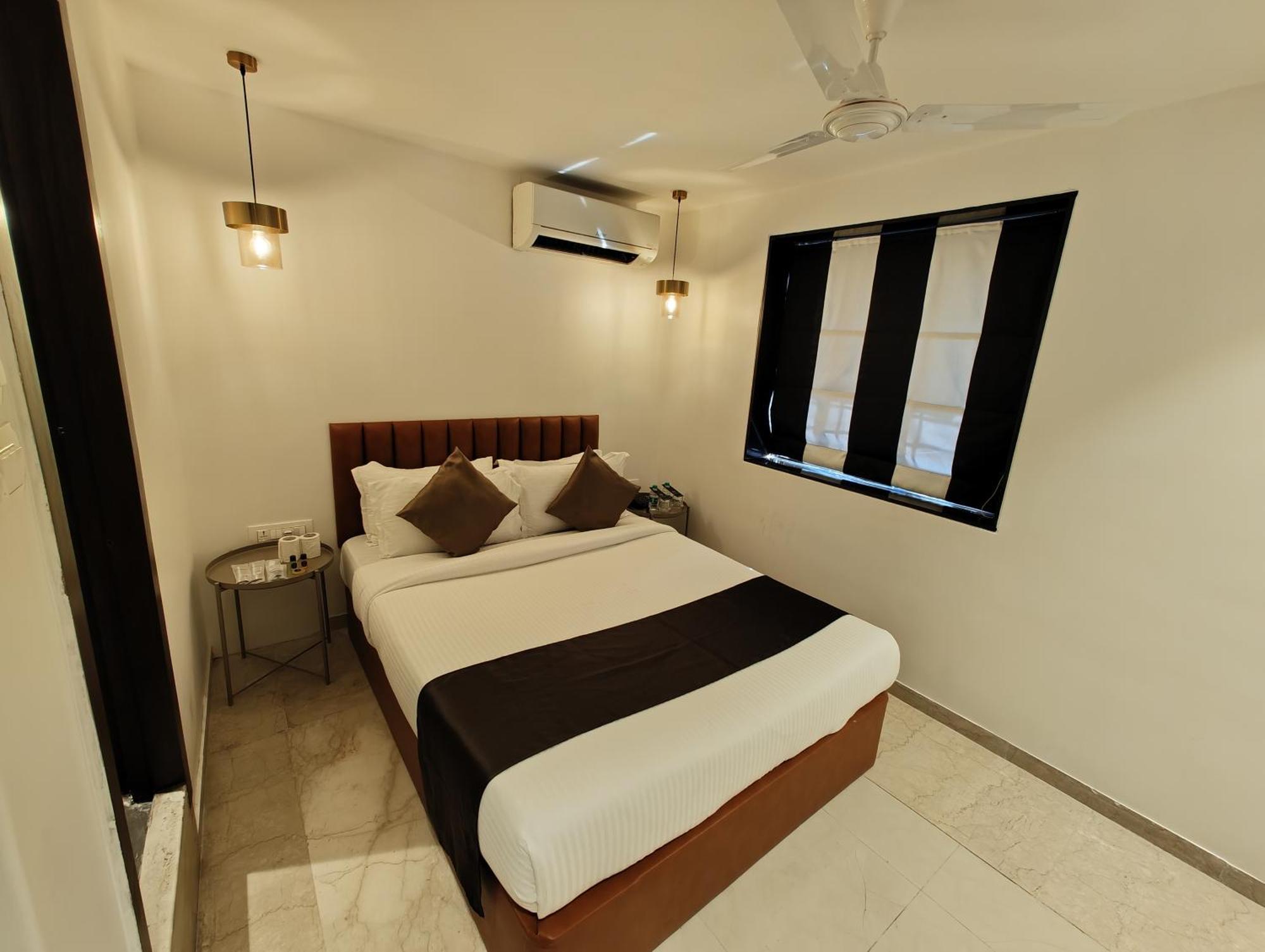 The Majlis Hotel - Colaba Bombay Esterno foto