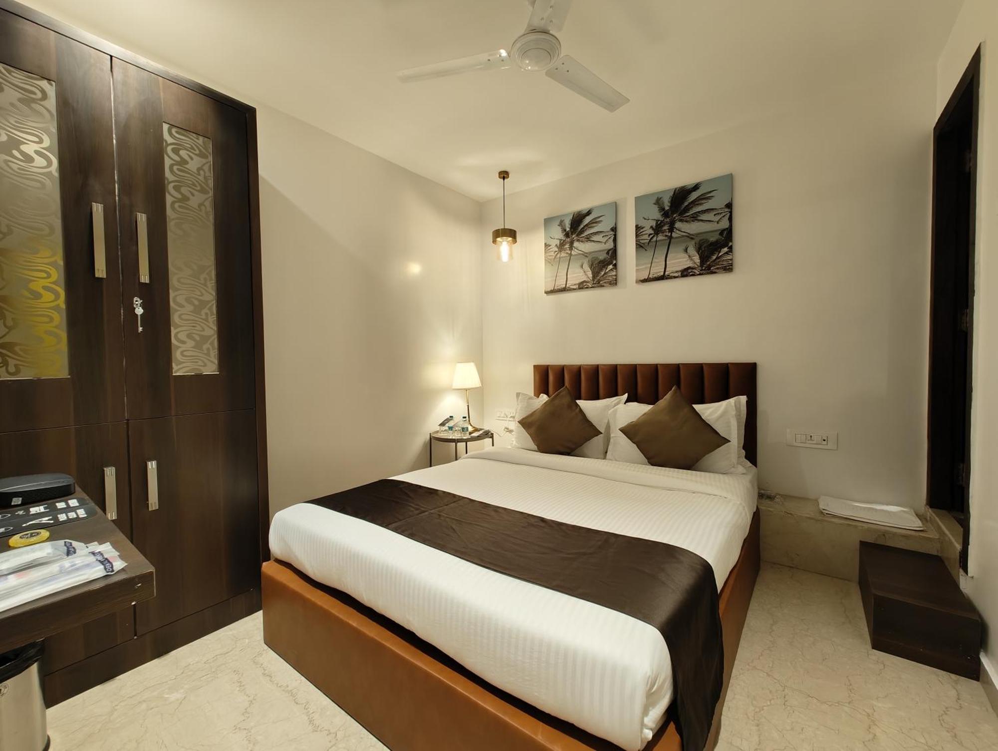 The Majlis Hotel - Colaba Bombay Esterno foto