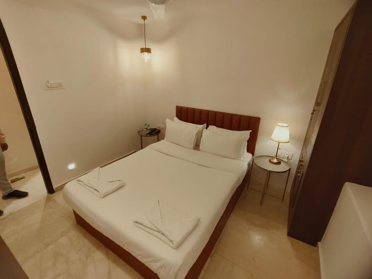 The Majlis Hotel - Colaba Bombay Esterno foto